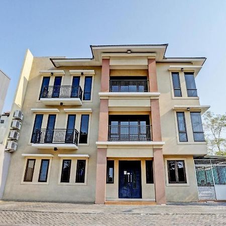 Oyo 93109 Garden Homestay 1 Tpr Surabaya Ngoại thất bức ảnh