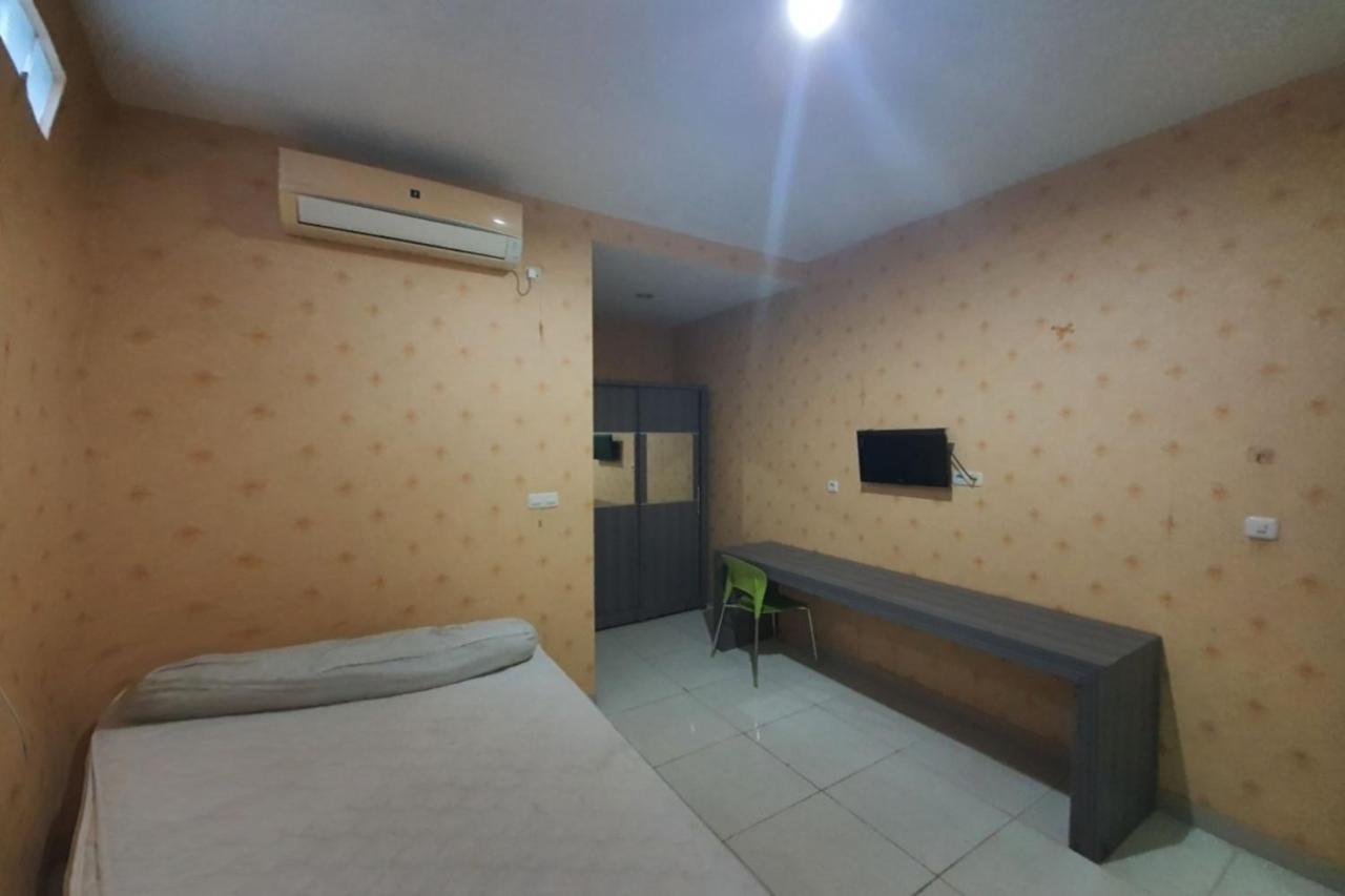 Oyo 93109 Garden Homestay 1 Tpr Surabaya Ngoại thất bức ảnh