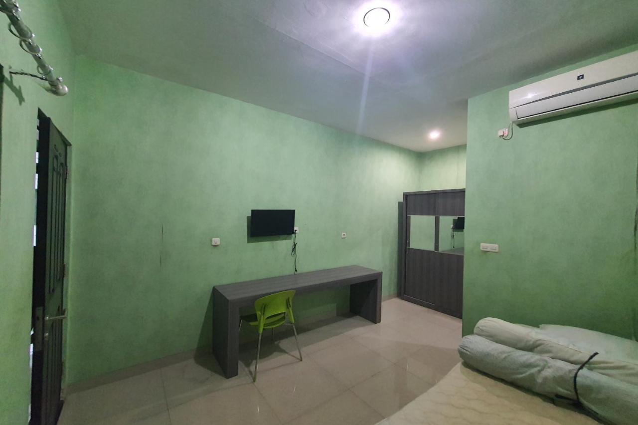 Oyo 93109 Garden Homestay 1 Tpr Surabaya Ngoại thất bức ảnh