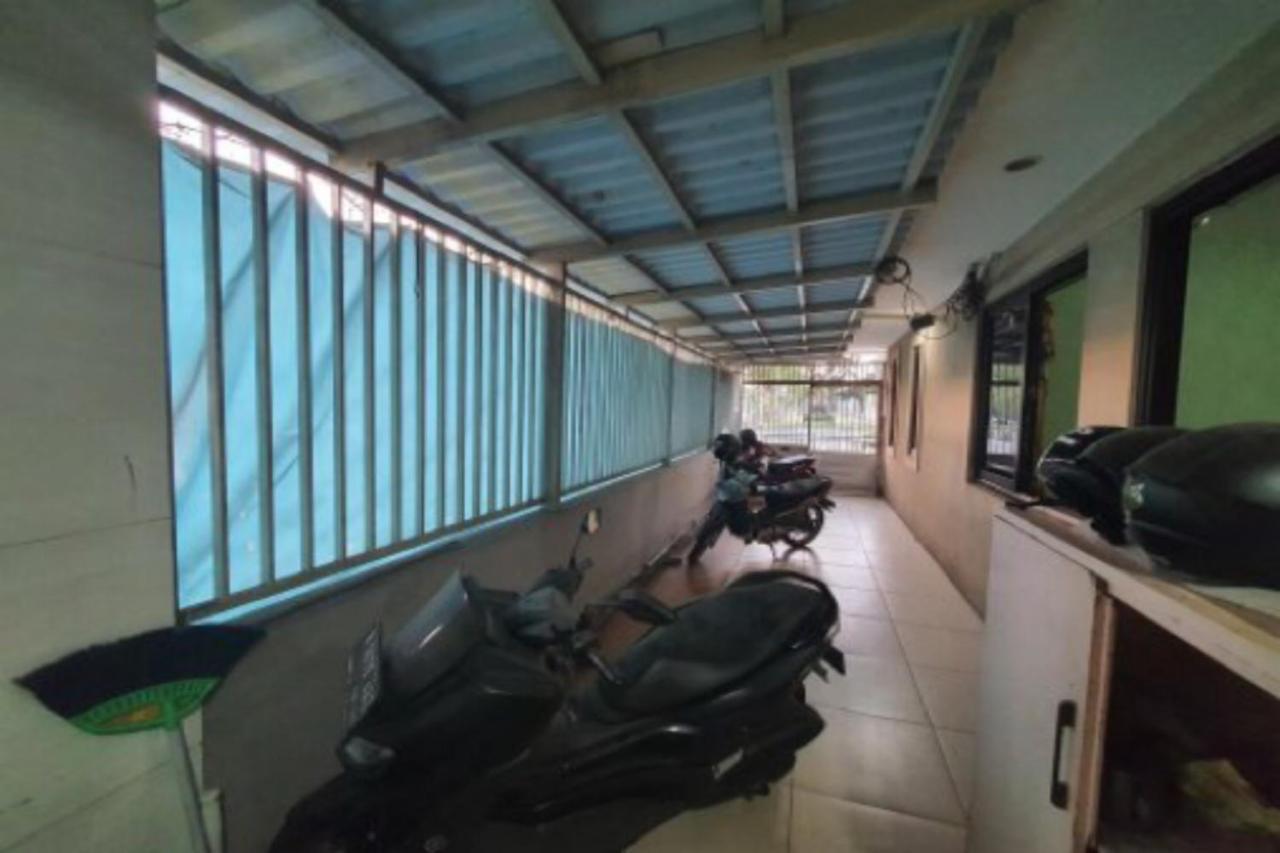 Oyo 93109 Garden Homestay 1 Tpr Surabaya Ngoại thất bức ảnh