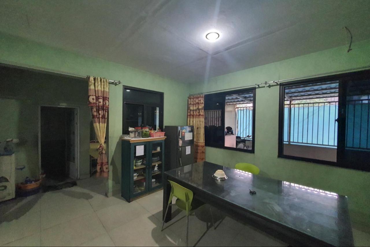 Oyo 93109 Garden Homestay 1 Tpr Surabaya Ngoại thất bức ảnh