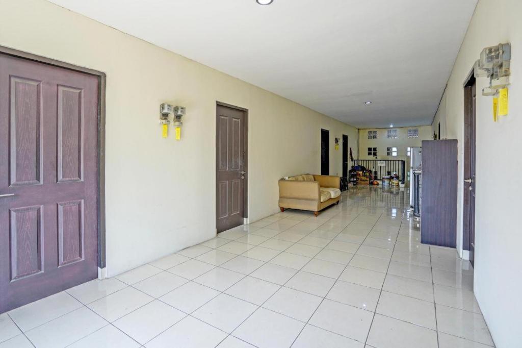 Oyo 93109 Garden Homestay 1 Tpr Surabaya Ngoại thất bức ảnh