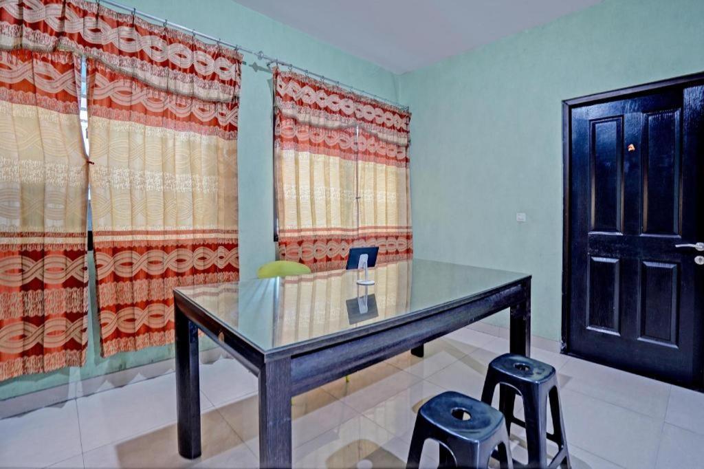 Oyo 93109 Garden Homestay 1 Tpr Surabaya Ngoại thất bức ảnh